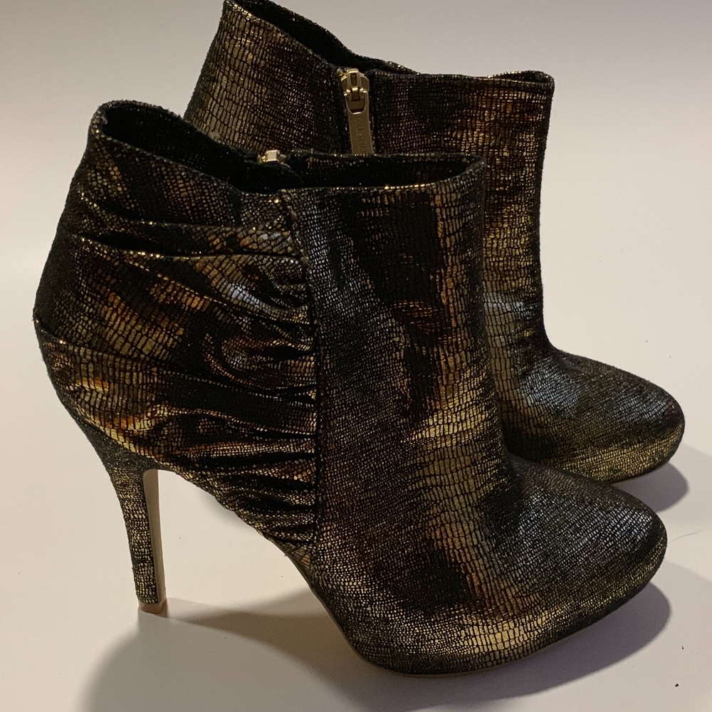 Colin Stuart Gold Shimmer Heel Boot Size 9B